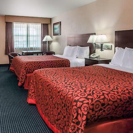 Days Inn Gun Barrel City Buitenkant foto
