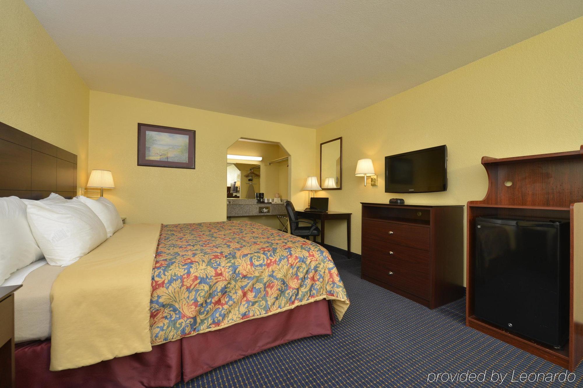 Days Inn Gun Barrel City Buitenkant foto
