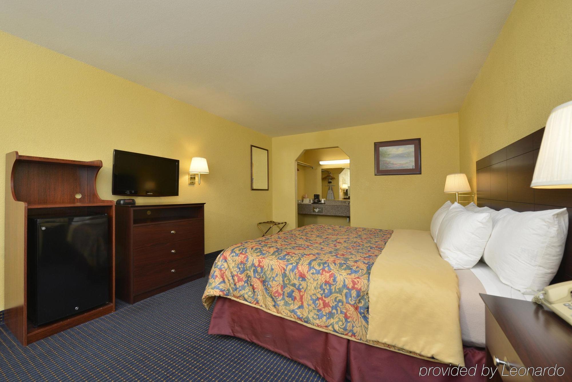 Days Inn Gun Barrel City Buitenkant foto