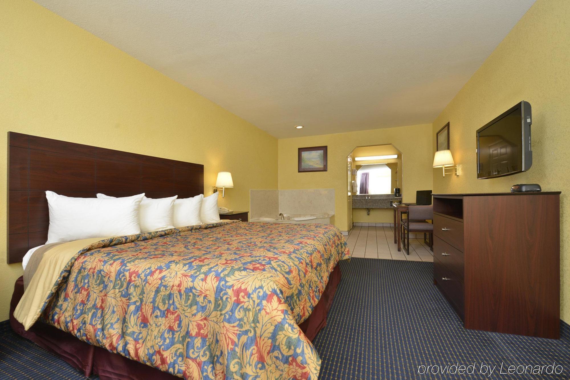 Days Inn Gun Barrel City Buitenkant foto