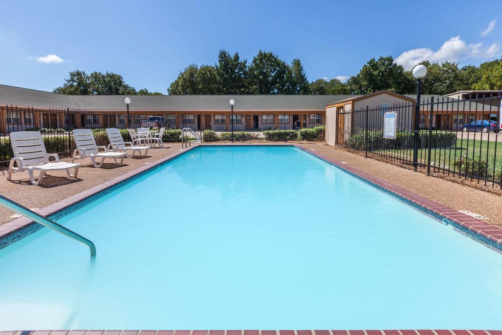 Days Inn Gun Barrel City Buitenkant foto