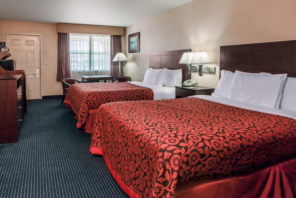 Days Inn Gun Barrel City Buitenkant foto